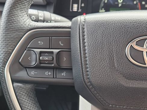 Used 2024 Toyota Tacoma SR5 AWD/4WD image 27