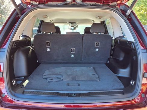 Used 2023 Jeep Grand Cherokee Laredo w/ Luxury Tech Group I image 7