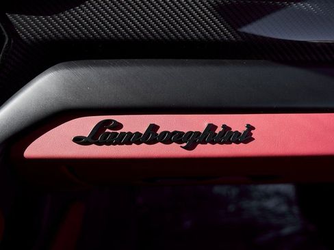 Used 2024 Lamborghini Urus S image 42