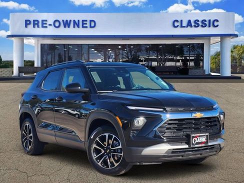 Used 2025 Chevrolet TrailBlazer LT image 1