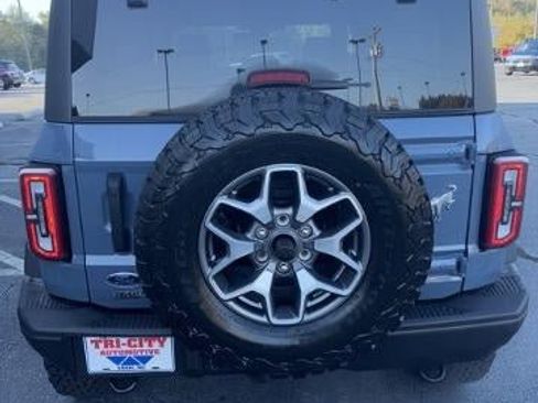 New 2025 Ford Bronco Badlands image 2