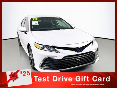 Used 2023 Toyota Camry XLE image 1
