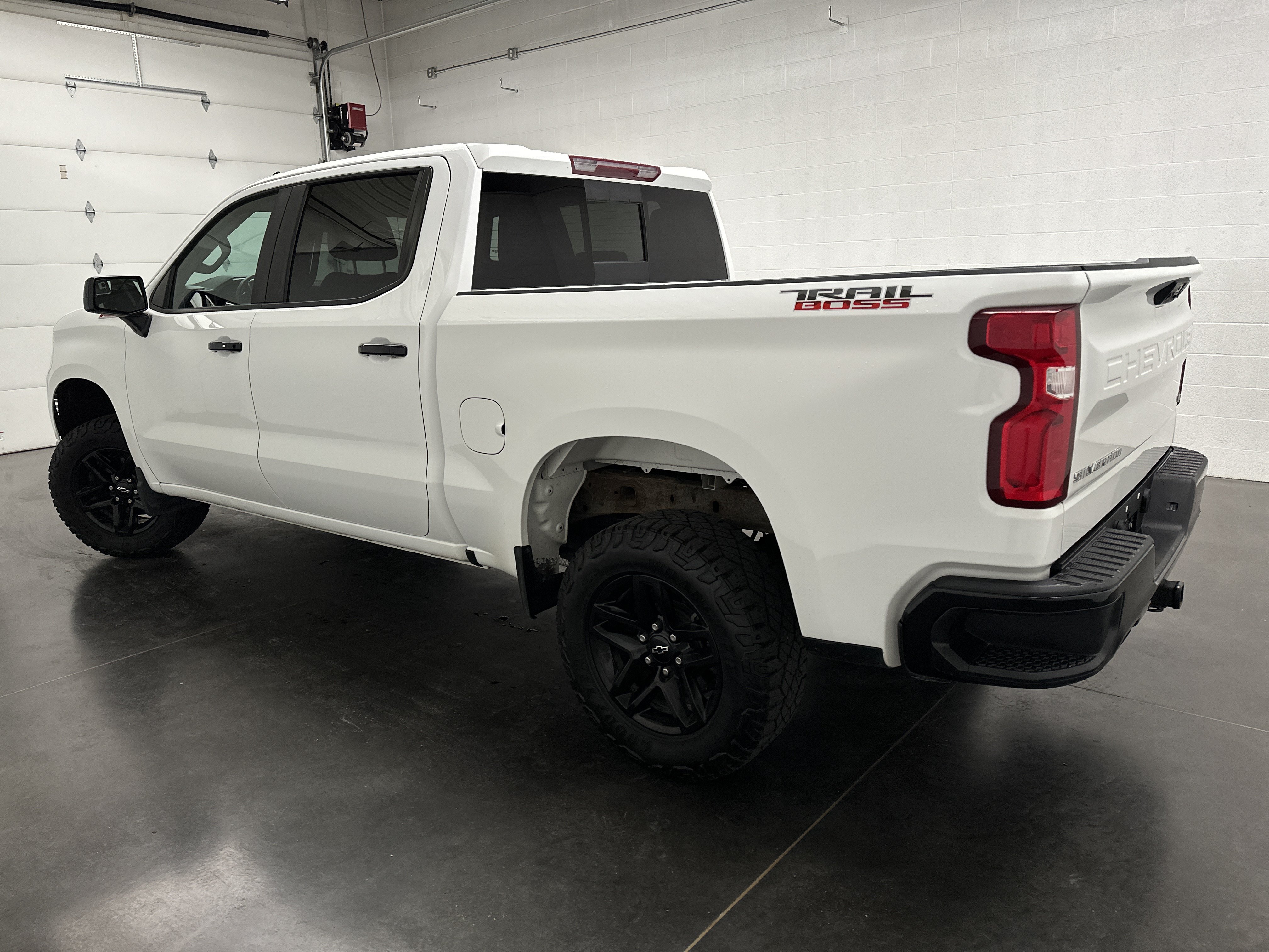 Used 2022 Chevrolet Silverado 1500 LT Trail Boss w/ Convenience Package II AWD/4WD image 7