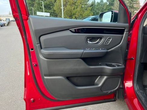 New 2025 Honda Pilot Touring image 18