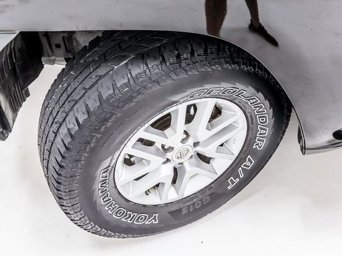 Used 2015 Nissan Xterra S w/ Value Package RWD image 12