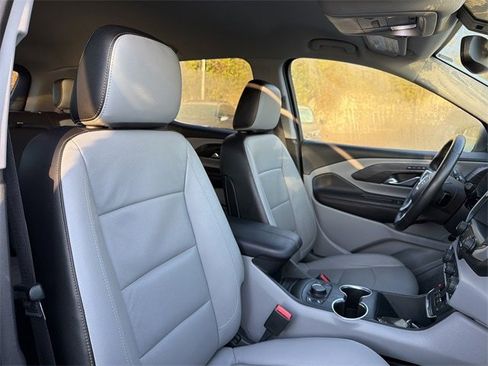 Used 2020 GMC Terrain SLT w/ Preferred Package image 19