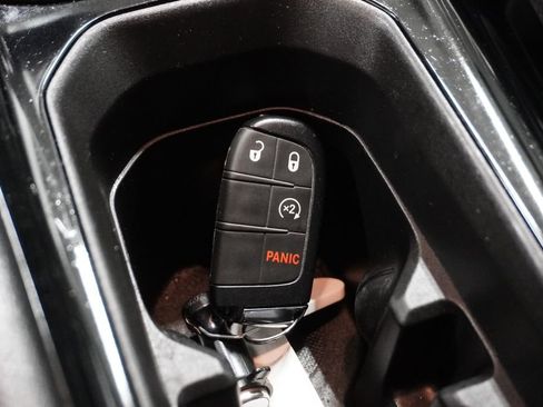 Certified 2025 Jeep Compass Limited w/ Sun & Sound Group image 23