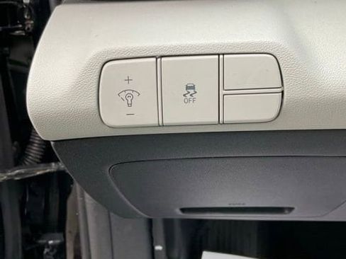 Used 2024 Hyundai Elantra Limited FWD image 30