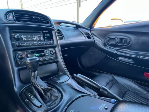 Used 2002 Chevrolet Corvette Convertible w/ Preferred Equipment Group2 image 32