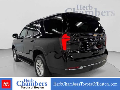 Used 2025 Chevrolet Tahoe LT AWD/4WD image 3