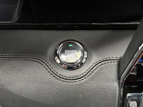 Used 2024 Lincoln Navigator Premiere image 25