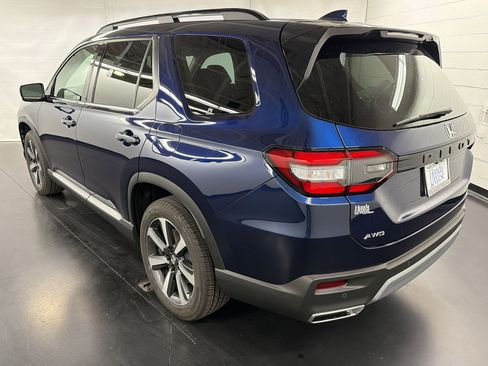 New 2025 Honda Pilot Elite image 3