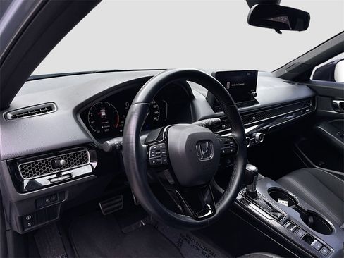 Used 2022 Honda Civic Sport image 9