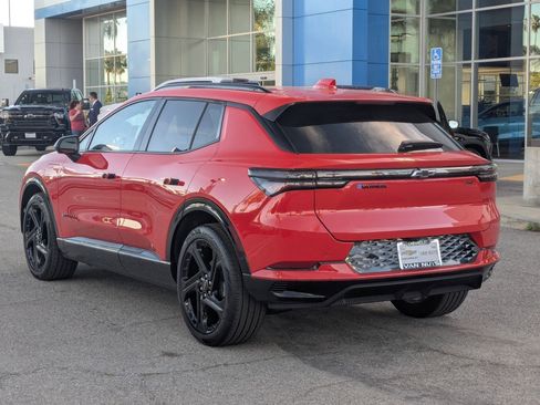 Used 2025 Chevrolet Equinox EV RS w/ LPO, All-Weather Mat Package image 7