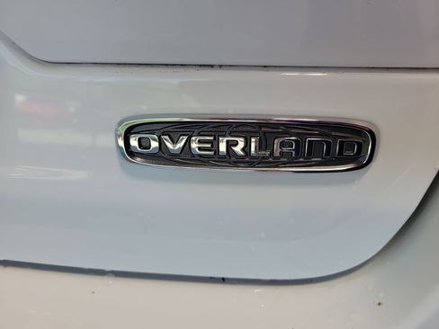 Used 2022 Jeep Grand Cherokee Overland w/ Advanced Protech Group III AWD/4WD image 12