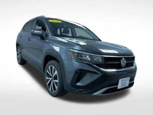 Used 2022 Volkswagen Taos SE w/ Panoramic Sunroof Package AWD/4WD image 2