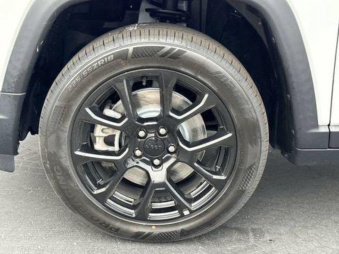 Used 2023 Jeep Compass Latitude w/ Convenience Group AWD/4WD image 31