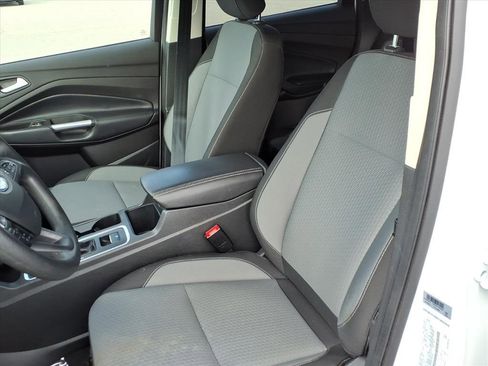 Used 2019 Ford Escape SE image 16