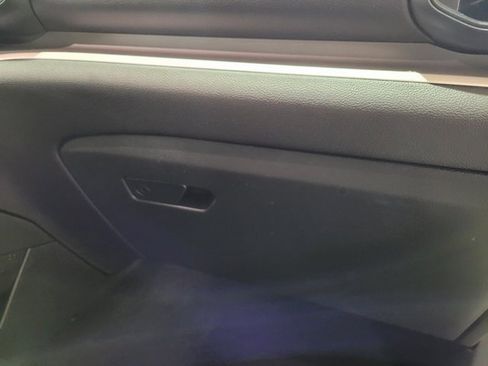 Used 2022 Ford Explorer XLT image 61