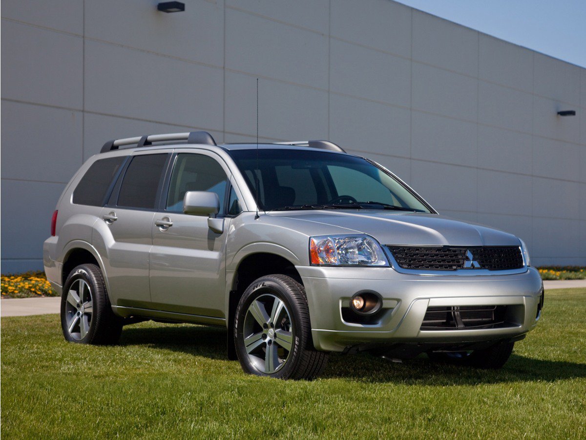 Used 2010 Mitsubishi Endeavor SE AWD/4WD image 1