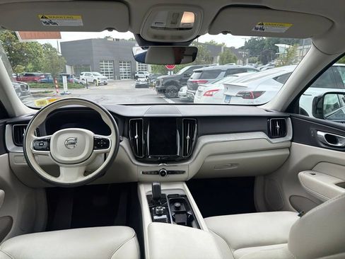 Certified 2024 Volvo XC60 B5 Plus w/ Climate Package AWD/4WD image 10