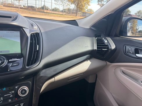 Used 2018 Ford Escape Titanium w/ Ford Safe & Smart Package image 17