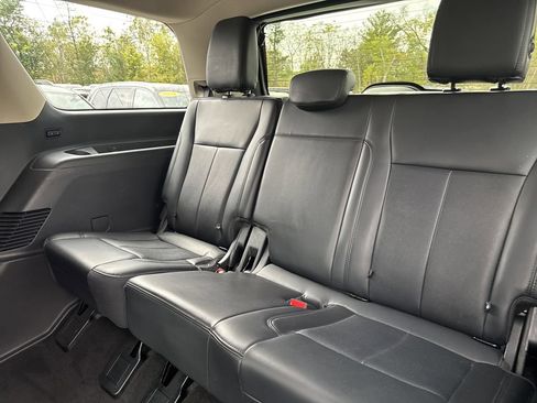 Used 2024 Ford Expedition XLT image 35