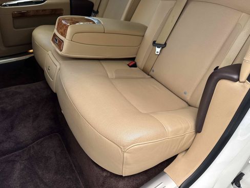 Used 2012 Rolls-Royce Ghost RWD image 22