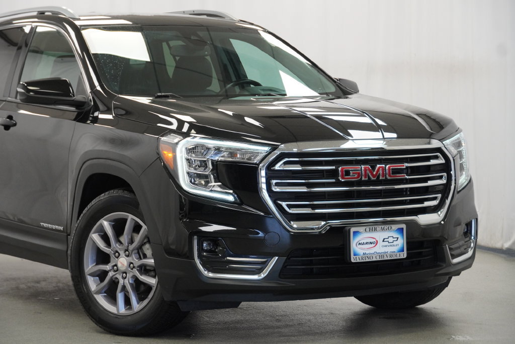 Used 2023 GMC Terrain SLT w/ LPO, Floor Liner Package FWD image 7