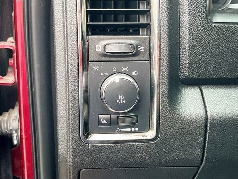 Used 2018 RAM 1500 Sport image 10