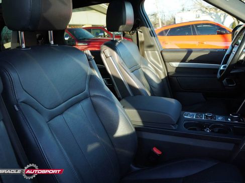 Used 2020 Land Rover Discovery Landmark image 33