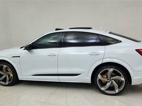 Used 2023 Audi e-tron S Prestige w/ Prestige Package image 4