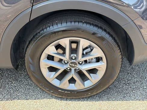 Used 2025 Kia Telluride LX FWD image 19
