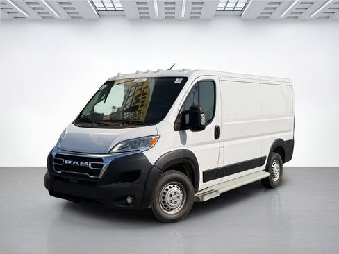 Used 2025 RAM ProMaster 2500 w/ U-Haul Equipment Group FWD image 7