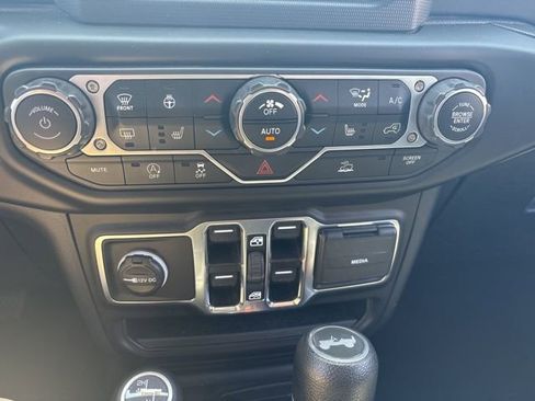 Used 2023 Jeep Wrangler Sport S image 36