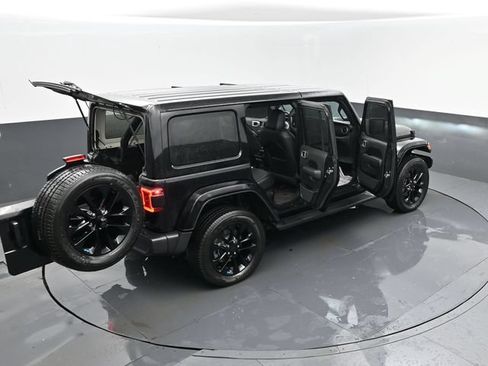 Used 2023 Jeep Wrangler Unlimited Sahara w/ Cold Weather Group AWD/4WD image 31