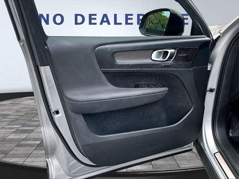 Used 2023 Volvo XC40 B4 Ultimate w/ Protection Package Premier FWD image 20