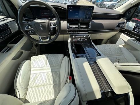 Used 2024 Lincoln Navigator Black Label image 19