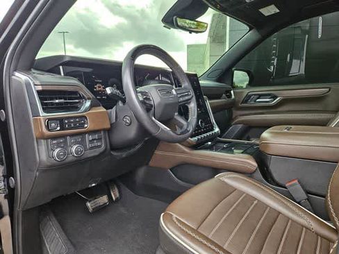 Used 2025 GMC Yukon Denali Ultimate w/ LPO, Floor Liner Package image 2