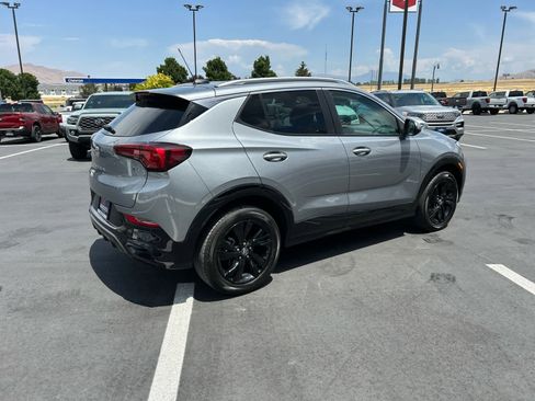 Used 2024 Buick Encore GX Sport Touring image 5