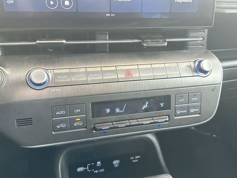 Used 2024 Hyundai Kona SEL FWD image 20
