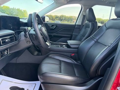 Used 2025 Lincoln Aviator AWD w/ Jet Appearance Package image 16