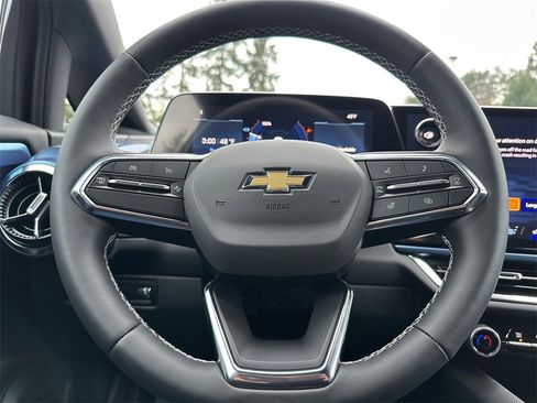 New 2026 Chevrolet Equinox EV LT image 23