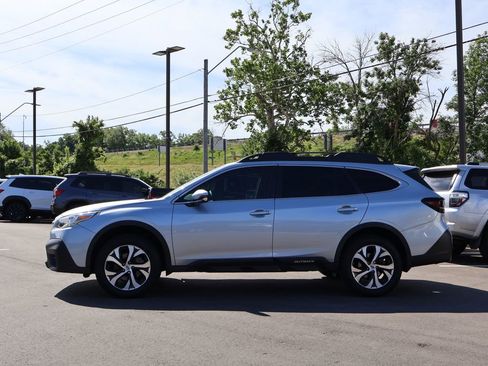 Used 2020 Subaru Outback Limited w/ Popular Package #2 AWD/4WD image 4