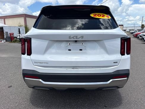 Used 2024 Kia Sorento S AWD/4WD image 4