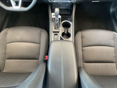 Used 2024 Nissan Altima 2.5 SV image 16