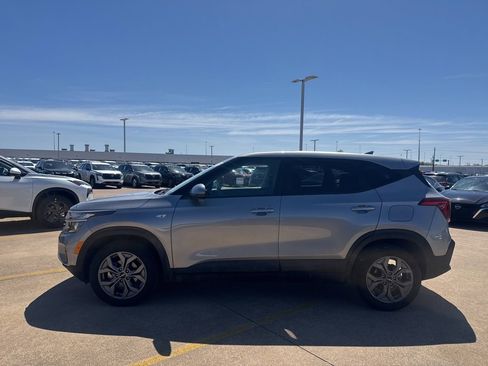 Used 2026 Kia Seltos LX image 12