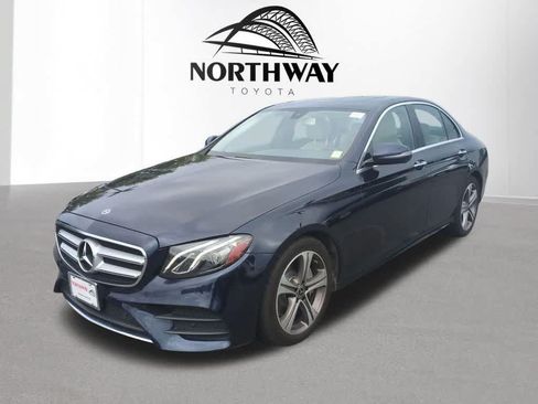Used 2020 Mercedes-Benz E 350 Sedan image 7