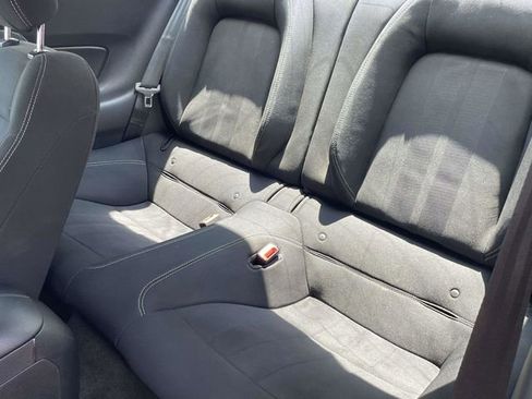Used 2018 Ford Mustang Coupe RWD image 7