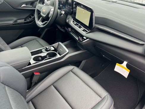 New 2026 Chevrolet Equinox LT w/ Convenience Package II image 12